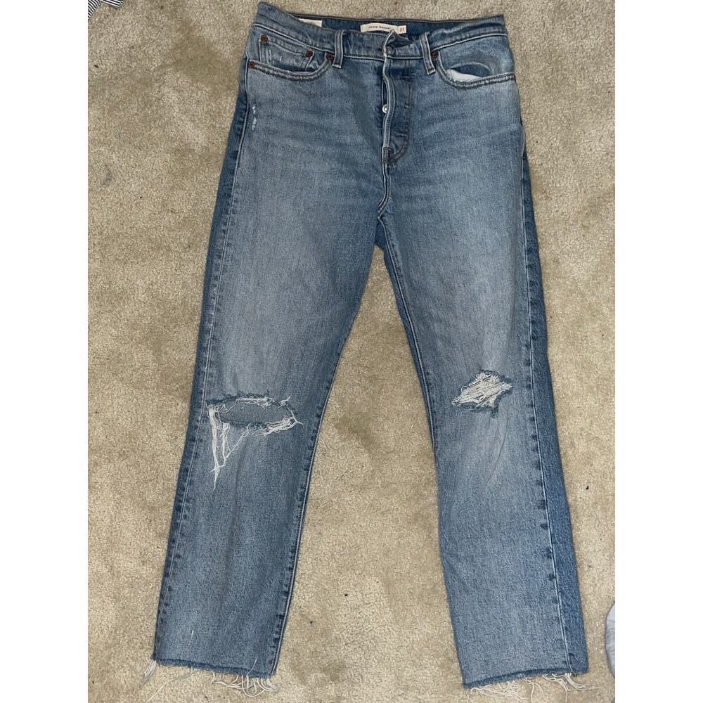 LEVIS Wedgie Straight Sz 27 Women’s Light/Med Wash Frayed Ankle